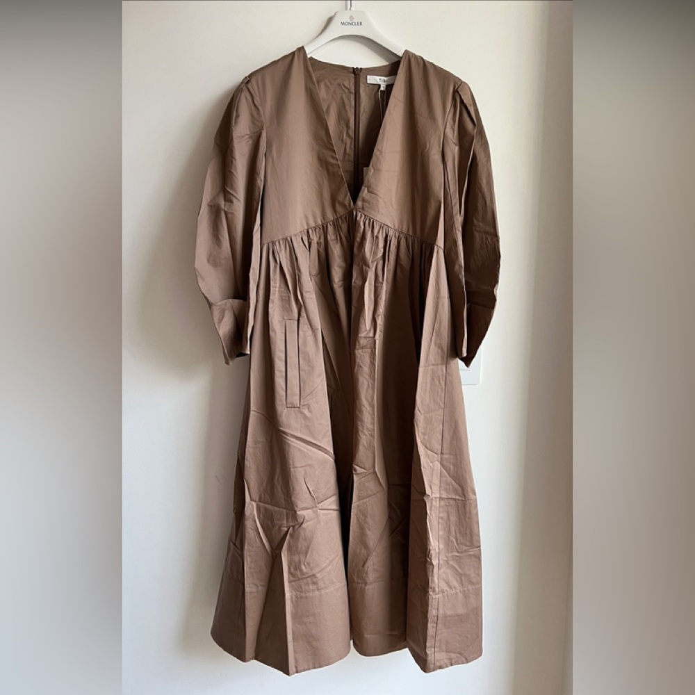 Tibi Eco-Poplin V-Neck Dress with Pleated Sleeves - Picture 2 of 4